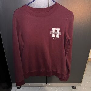 Women’s Hollister crewneck